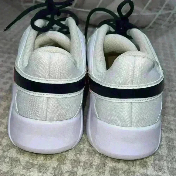 Nike Legend Essential 2 Womens - White Summit CQ9545-107 - Picture 6 of 10